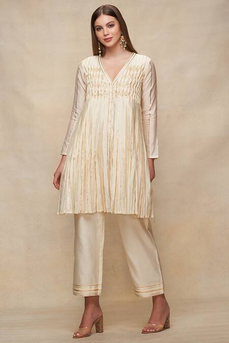 Shop Gulabo By Abu Sandeep Off White Chanderi Embellished Gota Work V Neck Pleated Short Kurta Online at Aza Fashions Shop_Gulabo By Abu Sandeep_Off White Chanderi Embellished Gota Work V Neck Pleated Short Kurta _Online_at_Aza_Fashions