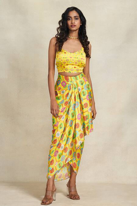 Gulabo By Abu Sandeep Yellow Modal, Satin Embroidery Sweetheart Neck Geometric Print Blouse Online at Aza Fashions Gulabo By Abu Sandeep_Yellow Modal, Satin Embroidery Sweetheart Neck Geometric Print Blouse _Online_at_Aza_Fashions