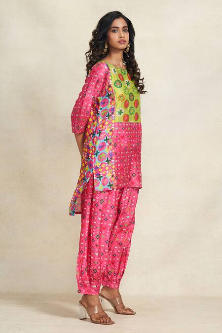 Buy_Gulabo By Abu Sandeep_Pink Chanderi Sequins, Embroidery Round Neck Geometric Print Kurta _Online_at_Aza_Fashions