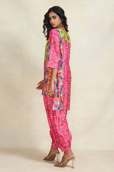 Shop_Gulabo By Abu Sandeep_Pink Chanderi Sequins, Embroidery Round Neck Geometric Print Kurta _Online_at_Aza_Fashions