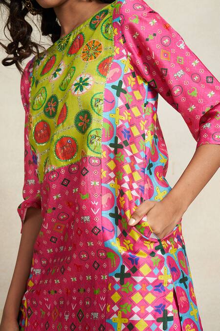 Gulabo By Abu Sandeep_Pink Chanderi Sequins, Embroidery Round Neck Geometric Print Kurta _at_Aza_Fashions