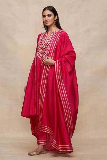 Shop_Gulabo By Abu Sandeep_Pink Chanderi Gota Patti Split V-neck Silk Embroidered Gathered Kurta _Online_at_Aza_Fashions