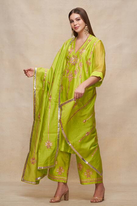 Buy Gulabo By Abu Sandeep Green Chanderi Embellished Gota Dupatta Online at Aza Fashions Buy_Gulabo By Abu Sandeep_Green Chanderi Embellished Gota Dupatta _Online_at_Aza_Fashions