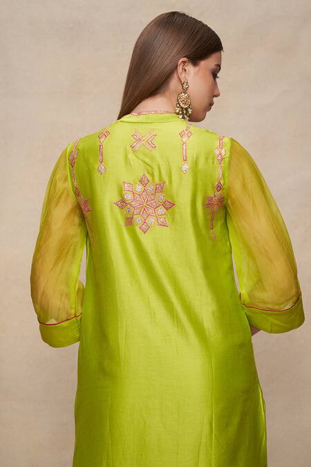 Gulabo By Abu Sandeep Green Chanderi Embellished Gota V Neck Kurta at Aza Fashions Gulabo By Abu Sandeep_Green Chanderi Embellished Gota V Neck Kurta _at_Aza_Fashions
