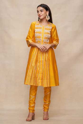 Gulabo By Abu Sandeep_Yellow Chanderi Gota Patti Round Neck Pintucked Embellished Tunic _Online_at_Aza_Fashions