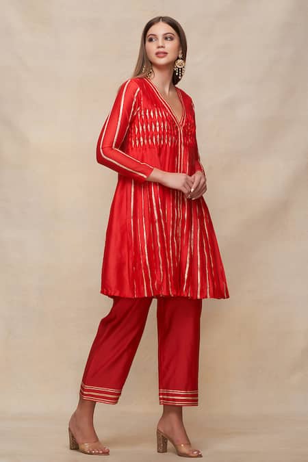 Shop_Gulabo By Abu Sandeep_Red Chanderi Gota Patti V-neck Pintucked Embellished Kurta _Online_at_Aza_Fashions