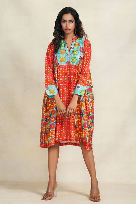 Gulabo By Abu Sandeep_Red Chanderi Sequins Split V-neck Yara Printed Tunic _Online_at_Aza_Fashions