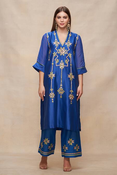 Gulabo By Abu Sandeep_Blue Chanderi Embroidered Gota V Neck Straight Kurta  _Online_at_Aza_Fashions