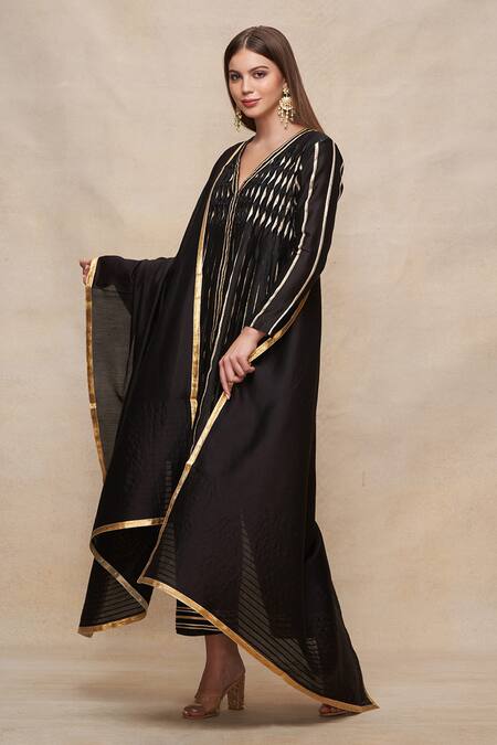 Gulabo By Abu Sandeep_Black Chanderi Embroidery Gota Dupatta  _Online_at_Aza_Fashions