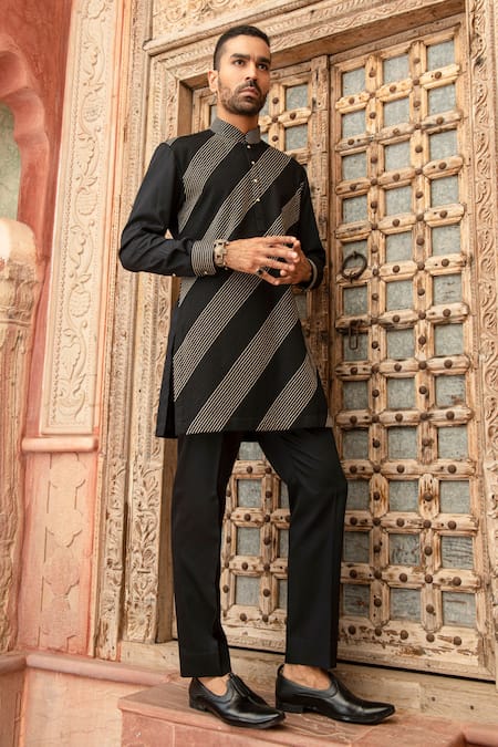 Abkasa Inkblaze Diagonal Pintucked Kurta & Pant Set 