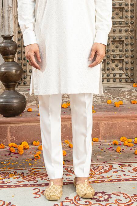 Abkasa_White Modal Satin Embroidery Floral Abyan Kurta With Pant  _Online_at_Aza_Fashions