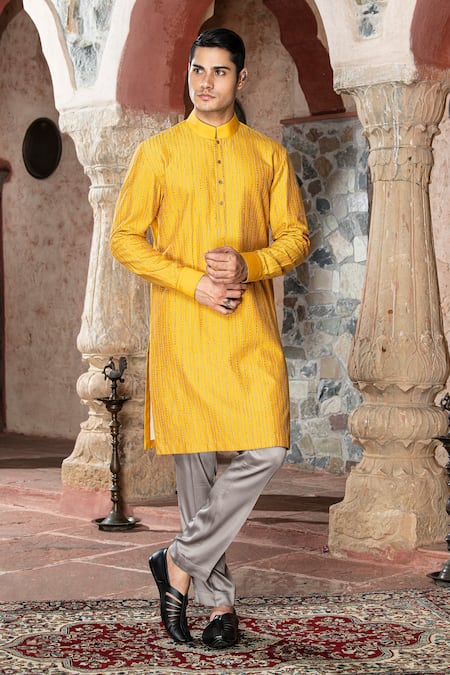 Abkasa Aurelius Embroidered Kurta With Pant 
