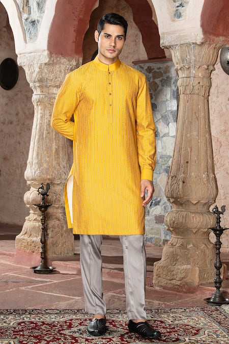 Abkasa Aurelius Embroidered Kurta With Pant 