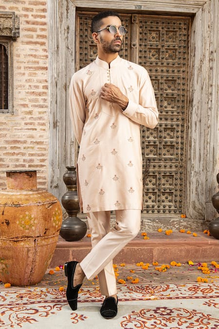 Abkasa Rosea Embroidered Kurta With Pant 