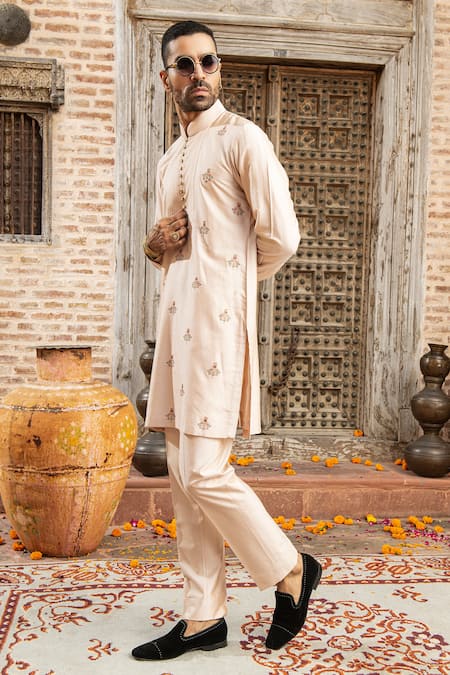 Shop_Abkasa_Peach Katan Silk Embroidery Floral Butti Rosea Kurta With Pant  _Online_at_Aza_Fashions