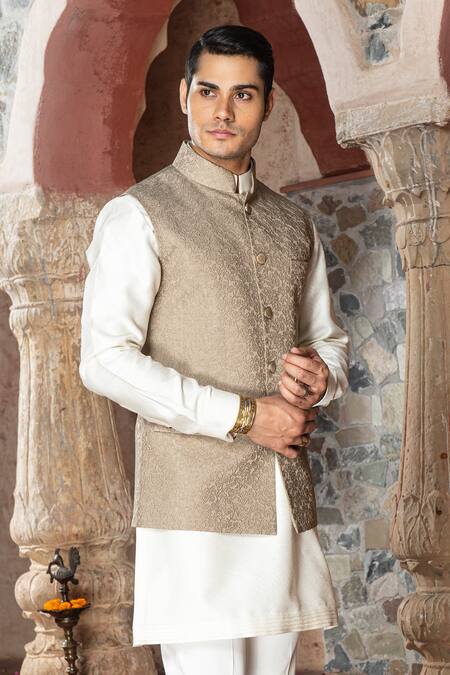 Buy Abkasa White Cotton, Polyester Embroidery Floral Bundi Kurta Set Online at Aza Fashions Buy_Abkasa_White Cotton, Polyester Embroidery Floral Bundi Kurta Set _Online_at_Aza_Fashions