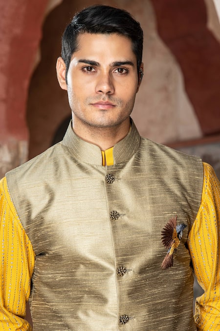 Abkasa_Gold Silk Embroidery Sparrow Bundi _Online_at_Aza_Fashions