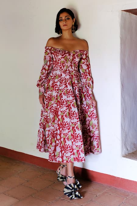 Jodi_Maroon Silk Sweetheart Neck Kashi Box Pleat Off Shoulder Dress _Online_at_Aza_Fashions