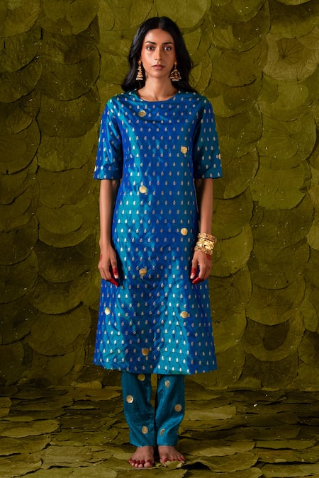 Latha Puttanna Blue Chintamani Silk Hand Embroidered Aari Tangi Kurta And Pant Set 
