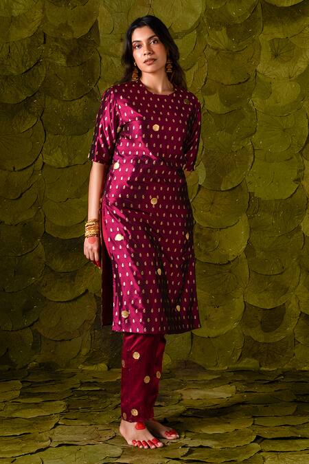 Buy Latha Puttanna Maroon Chintamani Silk Hand Embroidered Aari Gold Tangi Kurta And Pant Set Online at Aza Fashions Buy_Latha Puttanna_Maroon Chintamani Silk Hand Embroidered Aari Gold Tangi Kurta And Pant Set_Online_at_Aza_Fashions