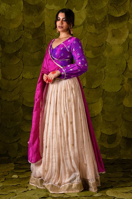 Latha Puttanna_Off White Chanderi , Crepe, Zari V-neck Attige Embroidered Lehenga Set _Online_at_Aza_Fashions