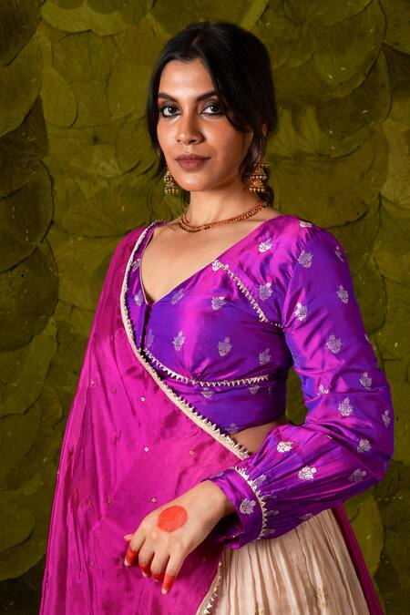 Buy_Latha Puttanna_Off White Chanderi , Crepe, Zari V-neck Attige Embroidered Lehenga Set 