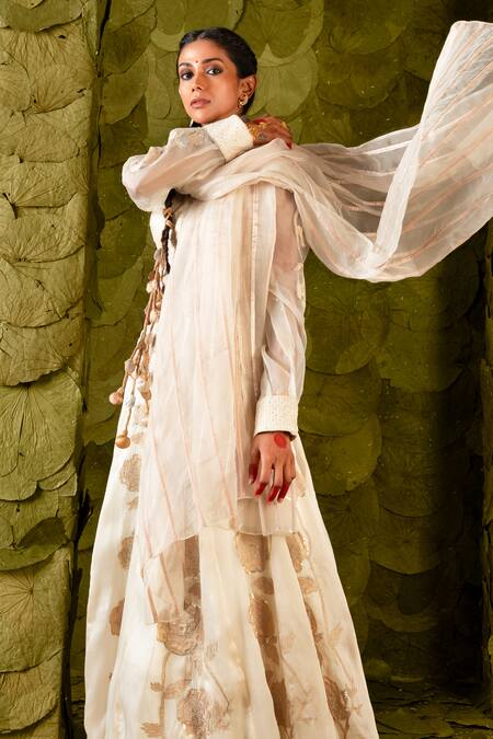 Latha Puttanna Cream Silk, Organza, Kota Doria, Crepe Embroidery, Sose Work Lehenga Set at Aza Fashions Latha Puttanna_Cream Silk, Organza, Kota Doria, Crepe Embroidery, Sose Work Lehenga Set _at_Aza_Fashions