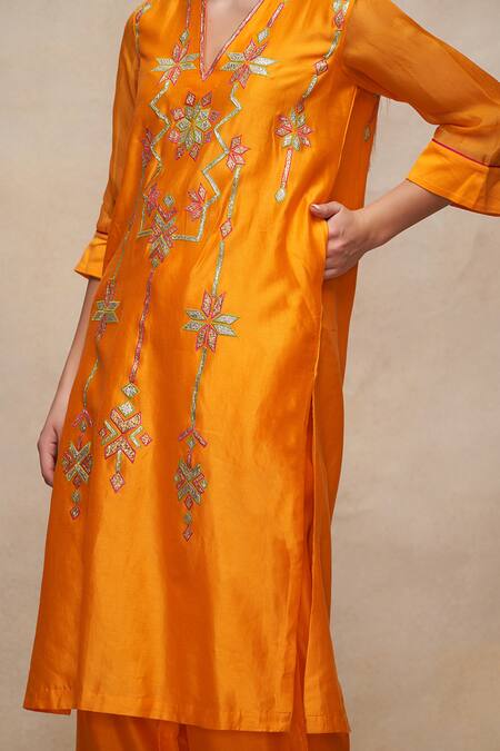 Shop Gulabo By Abu Sandeep Yellow Chanderi Embellished Gota V Neck Straight Kurta Online at Aza Fashions Shop_Gulabo By Abu Sandeep_Yellow Chanderi Embellished Gota V Neck Straight Kurta _Online_at_Aza_Fashions