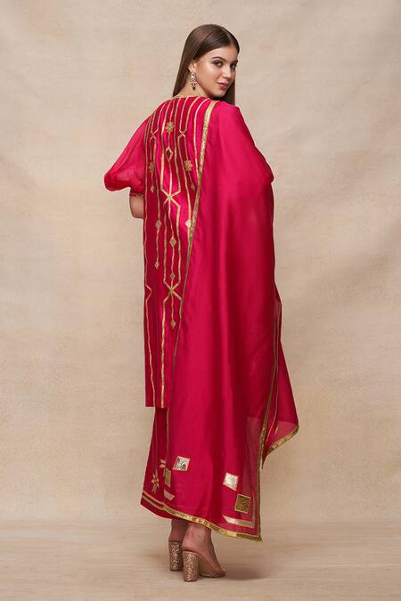 Gulabo By Abu Sandeep Pink Chanderi Embroidered Gota Border Dupatta Online at Aza Fashions Gulabo By Abu Sandeep_Pink Chanderi Embroidered Gota Border Dupatta _Online_at_Aza_Fashions