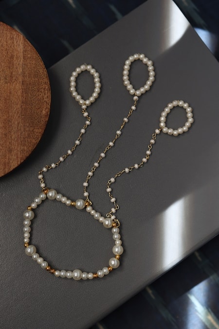 Do Taara Shell Pearl Hathphool 