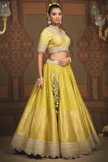 Shikhar Sharma_Green Banarasi Paisley Woven V Neck Bridal Lehenga Set _Online_at_Aza_Fashions
