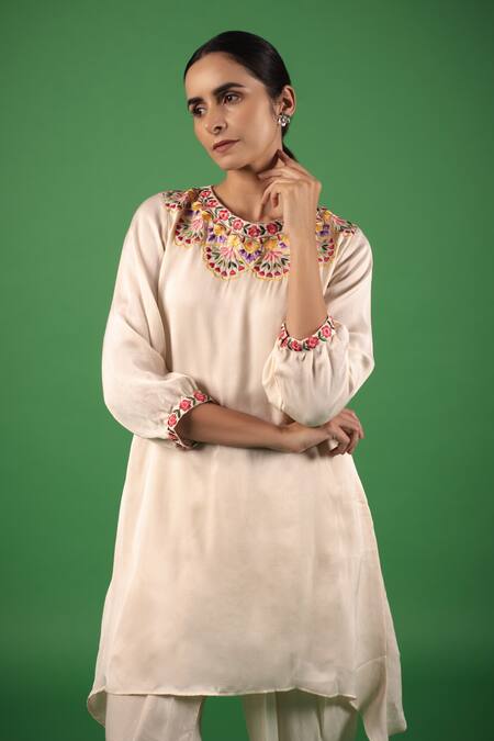 Buy_Avaasya Jaipur_Ivory Modal, Satin, Cotton Embroidery Round Neck Floral Kurta And Dhoti Pant Set _Online_at_Aza_Fashions