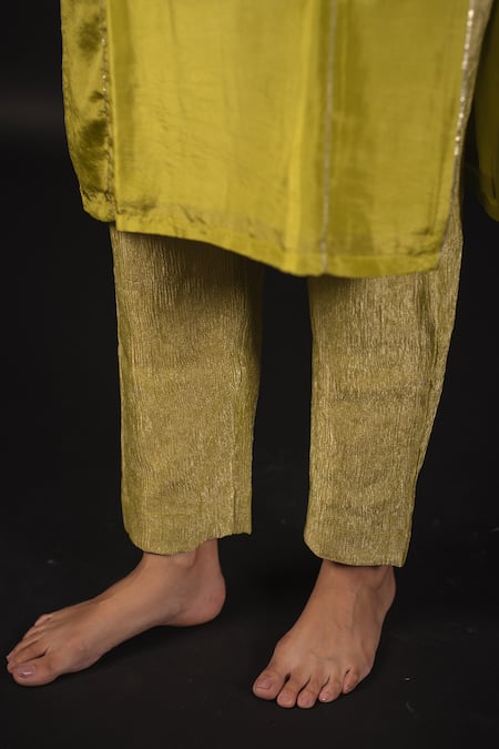 Avaasya Jaipur_Green Hemp, Silk Gota Patti Round Neck Work Kurta And Pant Set _at_Aza_Fashions