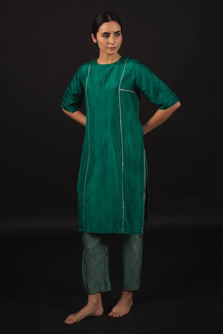 Buy_Avaasya Jaipur_Green Silk Gota Patti Round Neck Work Straight Kurta And Pant Set _Online_at_Aza_Fashions