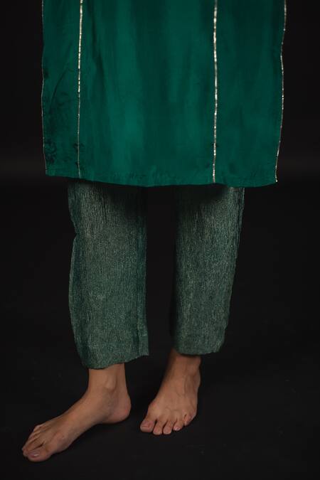 Buy_Avaasya Jaipur_Green Silk Gota Patti Round Neck Work Straight Kurta And Pant Set 