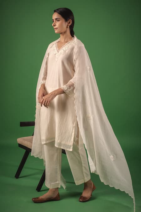 Buy_Avaasya Jaipur_Ivory Handloom Cotton, Cotton, Chanderi Embroidery V-neck Straight Kurta Set _Online_at_Aza_Fashions