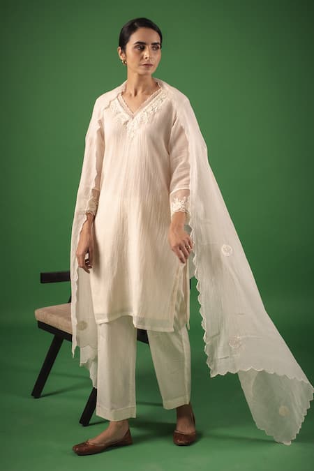 Avaasya Jaipur_Ivory Handloom Cotton, Cotton, Chanderi Embroidery V-neck Straight Kurta Set _at_Aza_Fashions