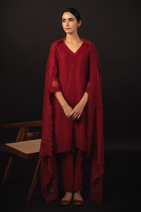 Avaasya Jaipur_Red Handloom Cotton, Linen, Chanderi Embroidery V-neck Kurta Set _Online_at_Aza_Fashions