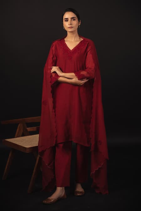 Buy_Avaasya Jaipur_Red Handloom Cotton, Linen, Chanderi Embroidery V-neck Kurta Set _Online_at_Aza_Fashions