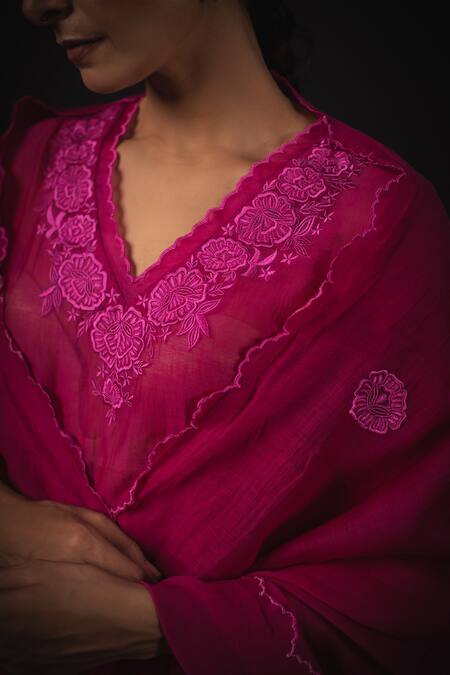 Avaasya Jaipur_Pink Handloom Cotton, Cotton, Chanderi Embroidery V-neck Kurta Set _at_Aza_Fashions