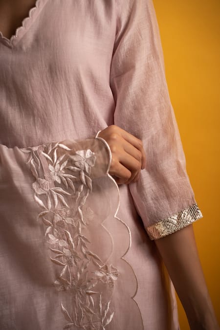 Avaasya Jaipur_Pink Chanderi, , Handloom Brooches, Straight Kurta Pant Set _at_Aza_Fashions