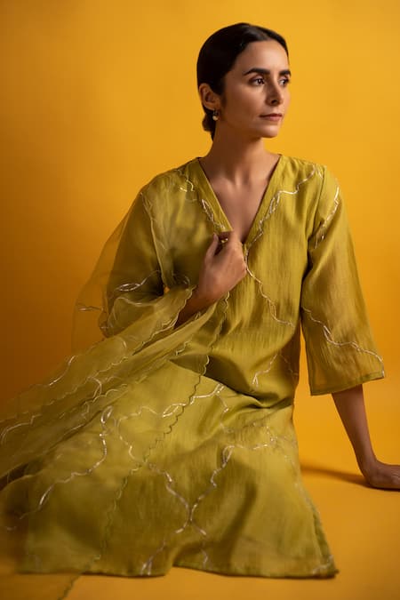 Avaasya Jaipur_Green Handloom , Silk Organza, Mughal Pattern Kurta Set _at_Aza_Fashions