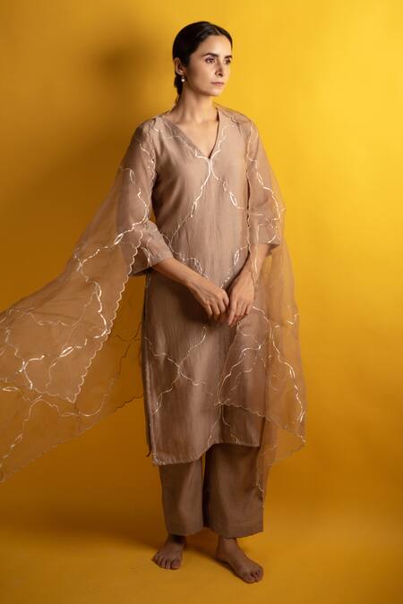 Buy_Avaasya Jaipur_Beige Handloom Cotton, Silk Organza Embroidery, Gota Mughal Chanderi Kurta Set _Online_at_Aza_Fashions