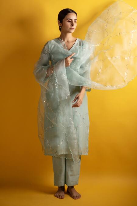 Avaasya Jaipur Embroidered Handloom Chanderi Kurta Set 