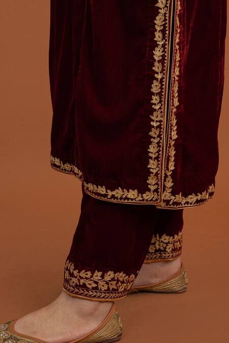Daljit Sudan Maroon Velvet, Georgette Embroidery Round Neck Cutwork Aari Phiran Kurta Set at Aza Fashions Daljit Sudan_Maroon Velvet, Georgette Embroidery Round Neck Cutwork Aari Phiran Kurta Set _at_Aza_Fashions