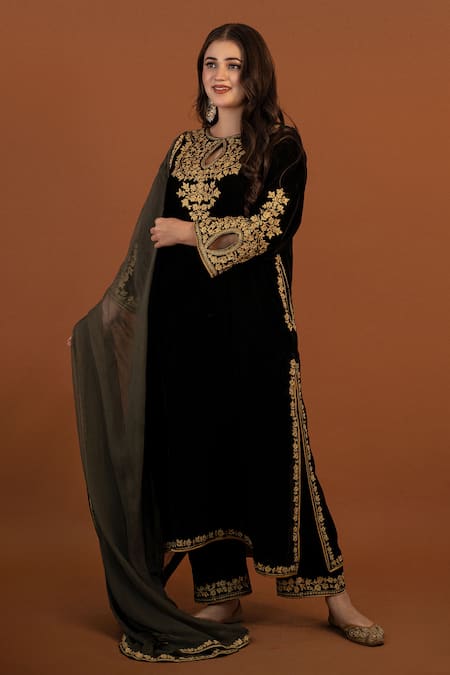 Buy Daljit Sudan Black Velvet, Georgette Embroidery Round Neck Aari Phiran Kurta Set Online at Aza Fashions Buy_Daljit Sudan_Black Velvet, Georgette Embroidery Round Neck Aari Phiran Kurta Set _Online_at_Aza_Fashions