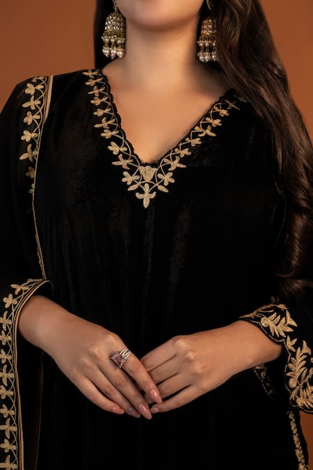 Shop_Daljit Sudan_Black Velvet, Georgette Embroidery V-neck Placement Kurta Set _Online_at_Aza_Fashions