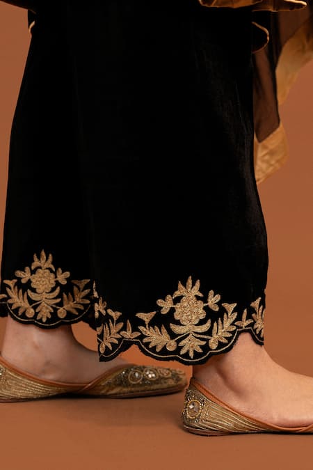 Daljit Sudan_Black Velvet, Georgette Embroidery V-neck Placement Kurta Set _at_Aza_Fashions