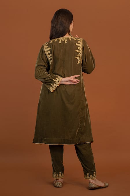Shop Daljit Sudan Grey Velvet Embroidery Split V-neck Placement Kurta And Pant Set at Aza Fashions Shop_Daljit Sudan_Grey Velvet Embroidery Split V-neck Placement Kurta And Pant Set _at_Aza_Fashions