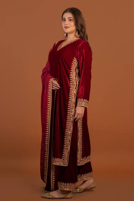 Daljit Sudan Maroon Velvet Embroidery V-neck Border Kurta Set Online at Aza Fashions Daljit Sudan_Maroon Velvet Embroidery V-neck Border Kurta Set _Online_at_Aza_Fashions
